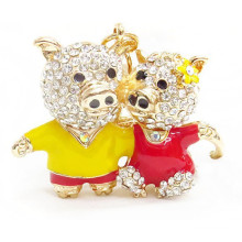 2015 wholesale metal gold plated rhinestone pig keychain couple keychain for lover gift